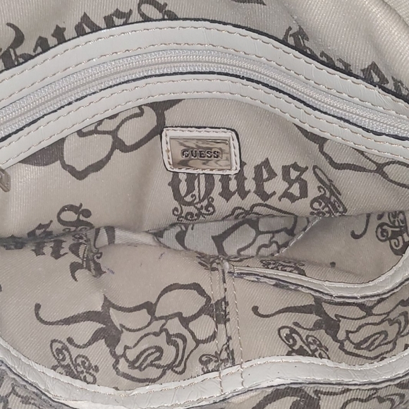 Guess Bag - Picture 4 of 4